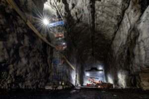 Ολοκληρώθηκε η ανασκαφή τεράστιων σπηλαίων για το Πείραμα Νετρίνων Βαθύς Υπόγειας των ΗΠΑ – Physics World