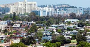 Tysiące właścicieli domów w Kalifornii może obniżyć podatek od nieruchomości. Oto jak