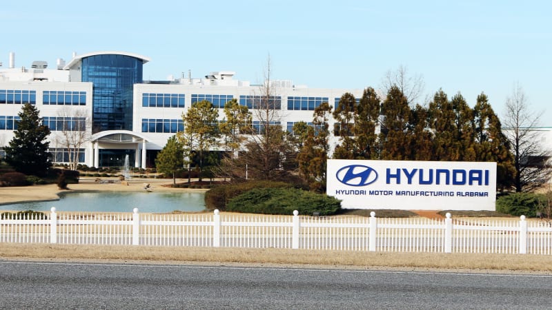 UAW säger att mer än 30 % av arbetarna på Alabama Hyundai-fabriken undertecknar fackliga kort - Autoblog
